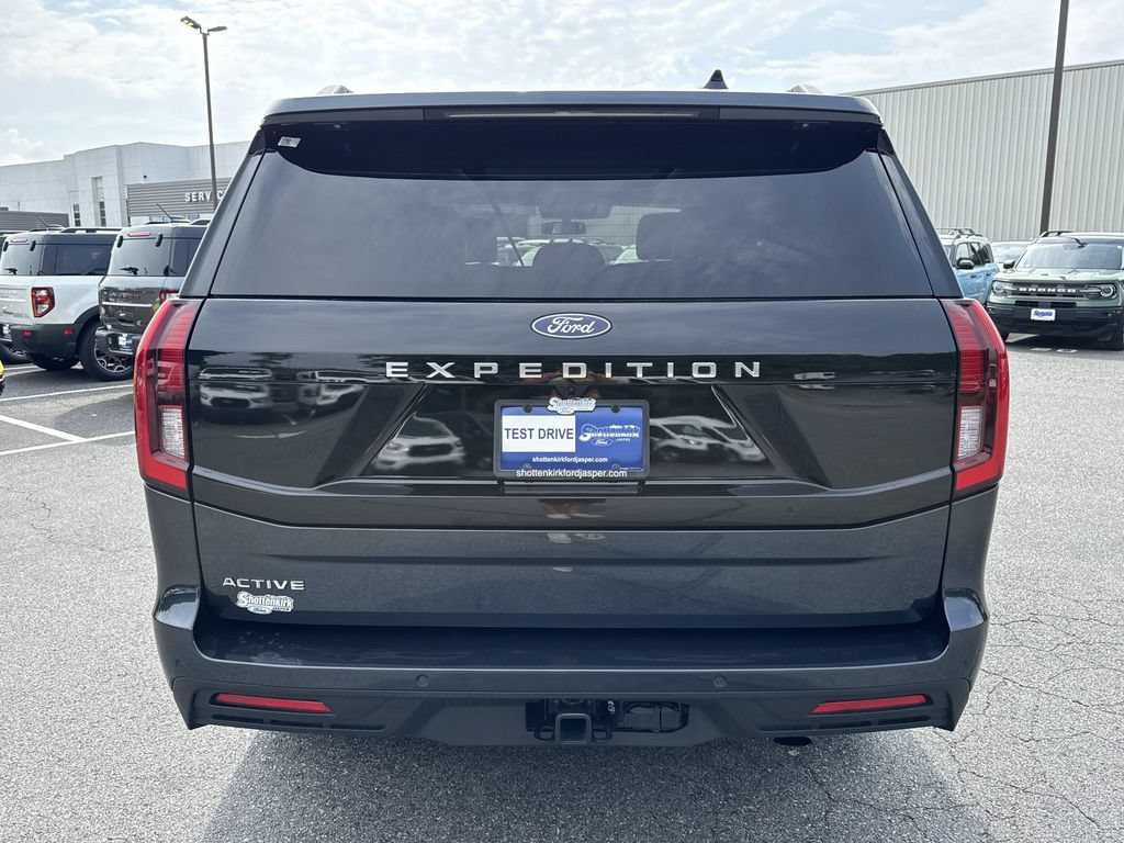 Used 2025 Ford Expedition Active AWD/4WD image 6