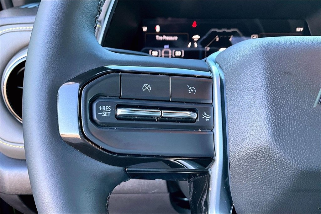 Used 2023 Chevrolet Colorado ZR2 w/ ZR2 Convenience Package III image 14