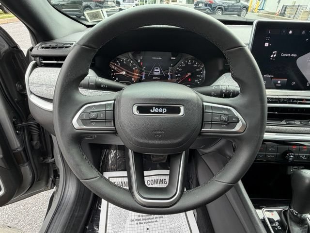 Used 2023 Jeep Compass Latitude AWD/4WD image 24