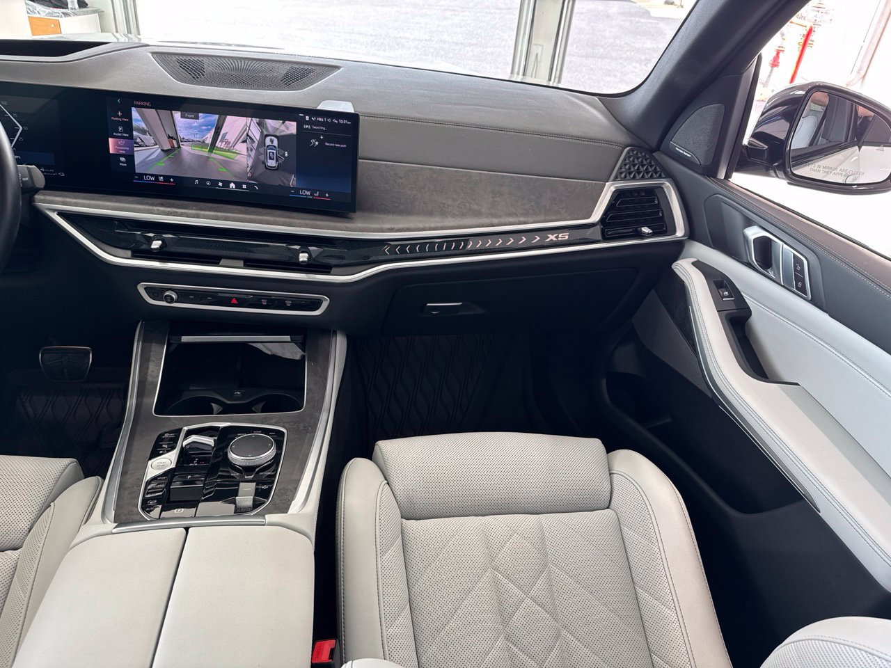 Used 2024 BMW X5 xDrive50e w/ M Sport Package AWD/4WD image 47
