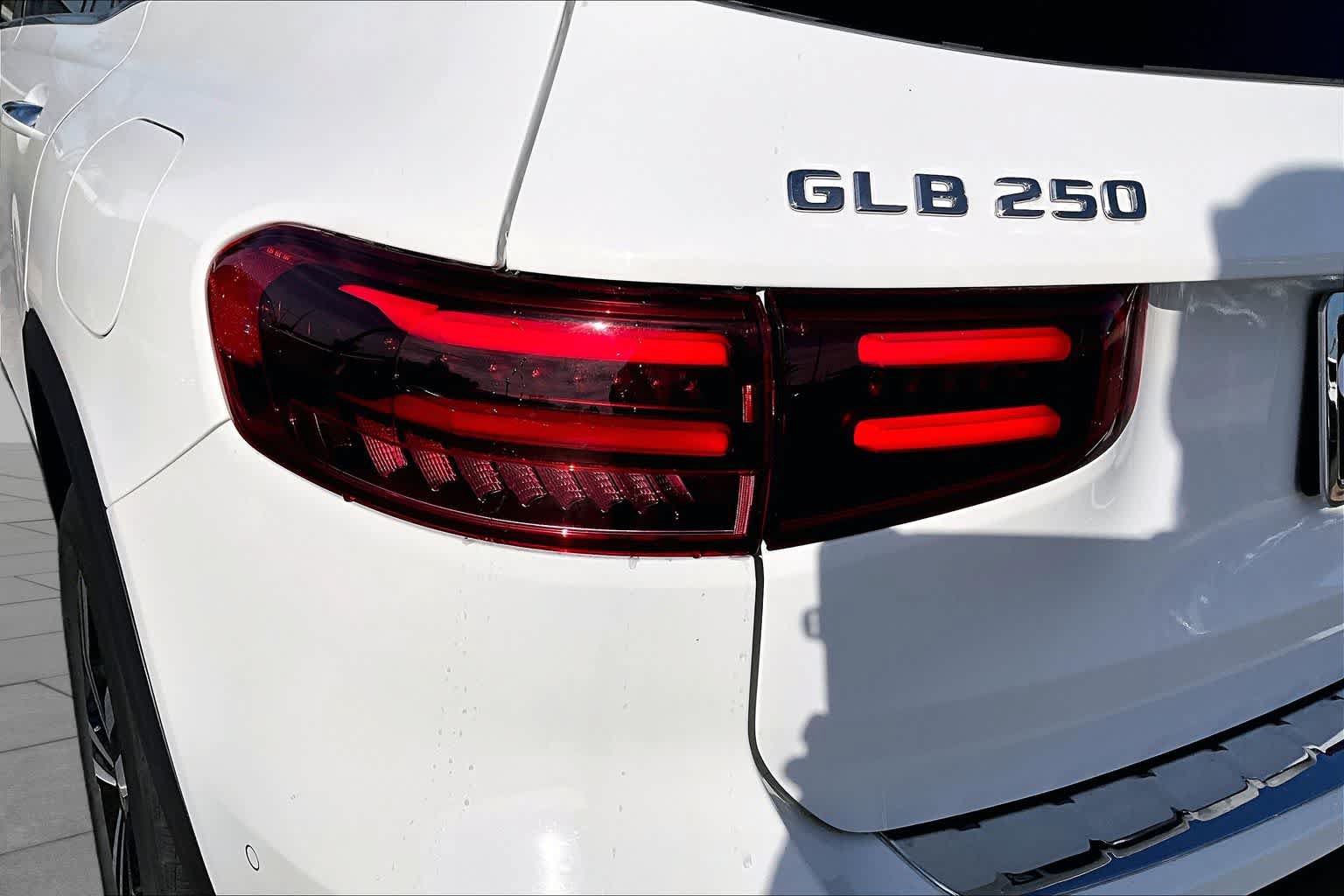 Used 2026 Mercedes-Benz GLB 250 image 6