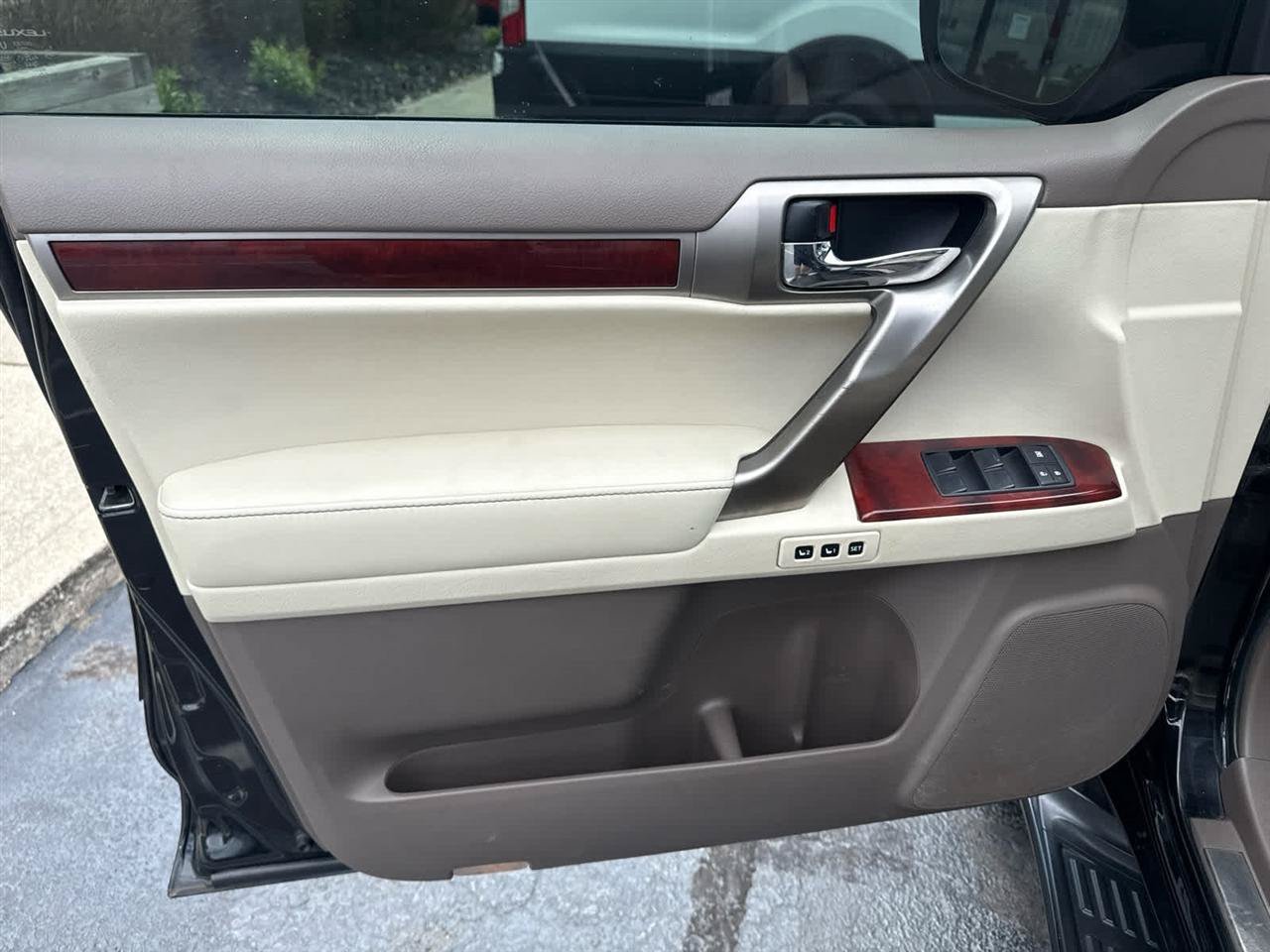 Used 2013 Lexus GX 460 w/ Comfort Plus Pkg AWD/4WD image 21