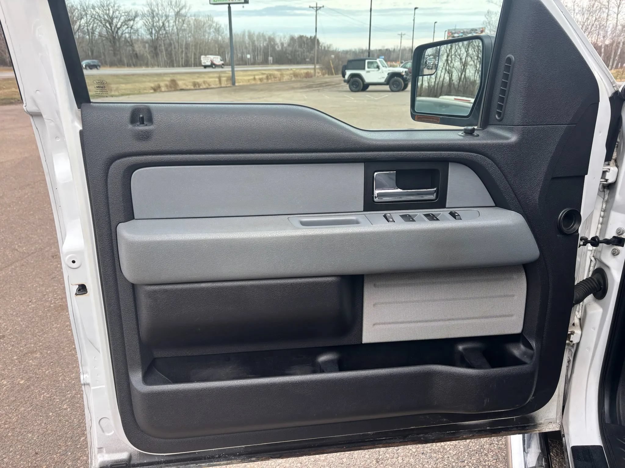 Used 2014 Ford F150 XLT w/ XLT Convenience Package AWD/4WD image 10
