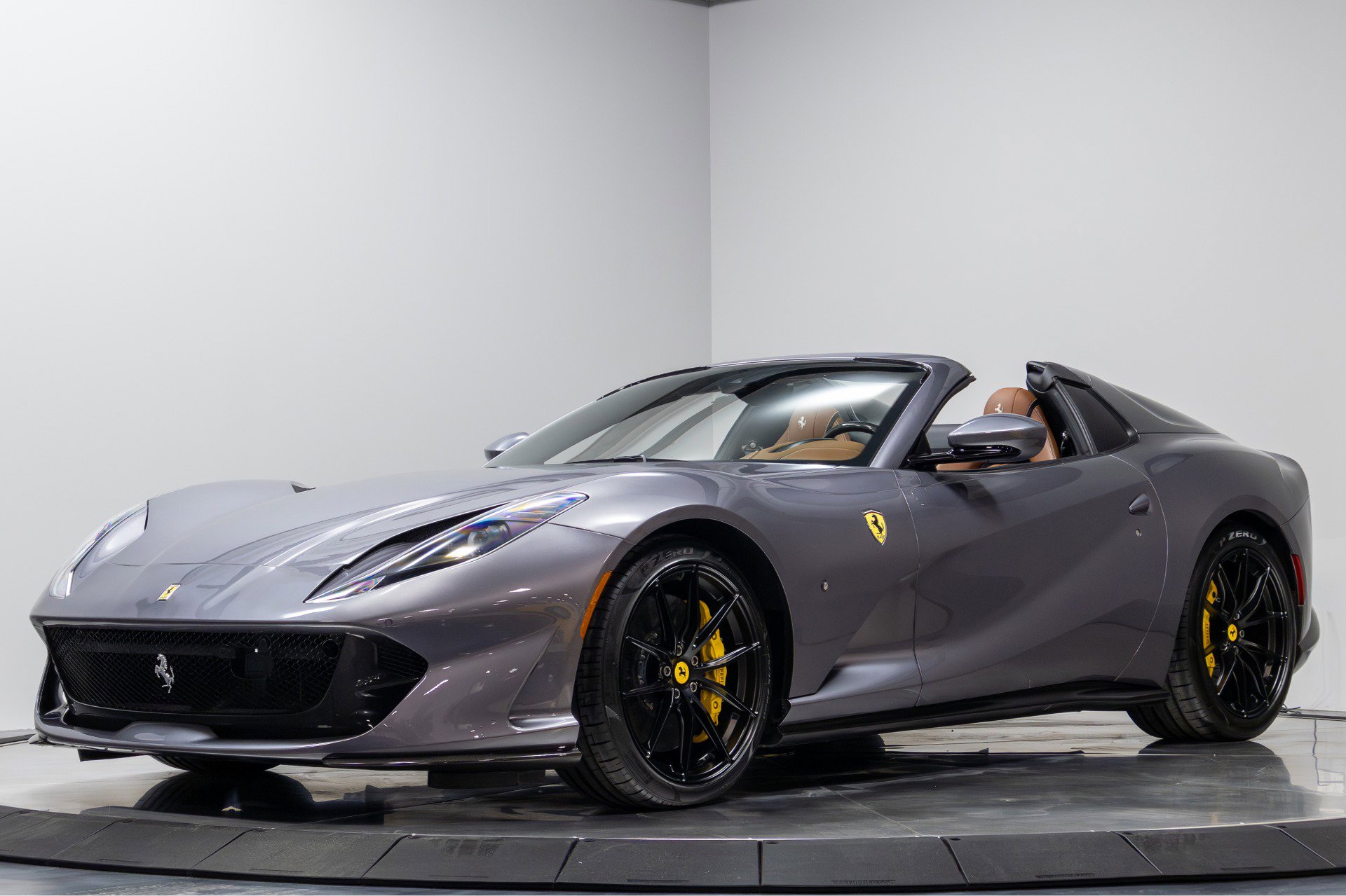 Used 2021 Ferrari 812 GTS image 2
