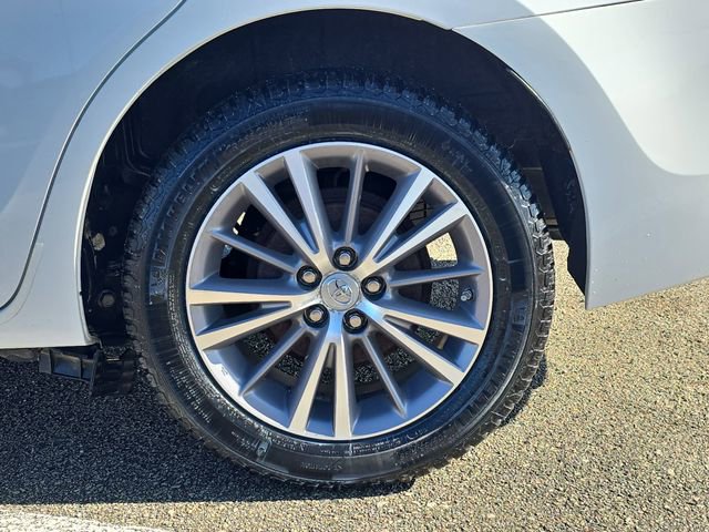 Used 2014 Toyota Corolla LE image 32