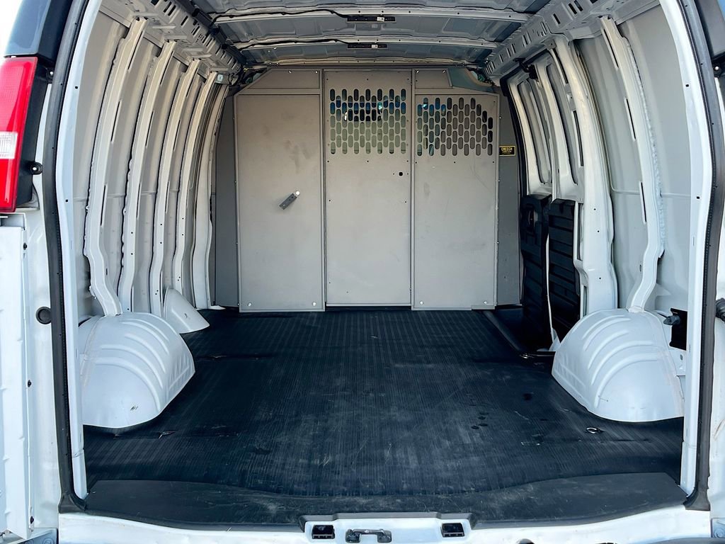 Used 2024 GMC Savana 2500 w/ Driver Convenience Package image 23