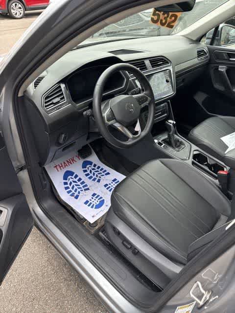 Certified 2023 Volkswagen Tiguan SE w/ Panoramic Sunroof Package FWD image 12