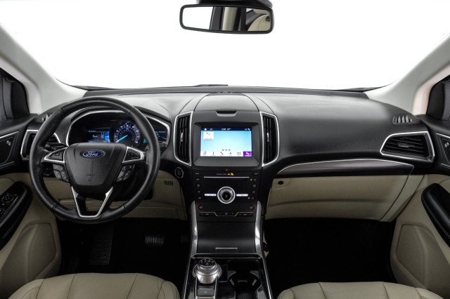 Used 2019 Ford Edge Titanium FWD image 11
