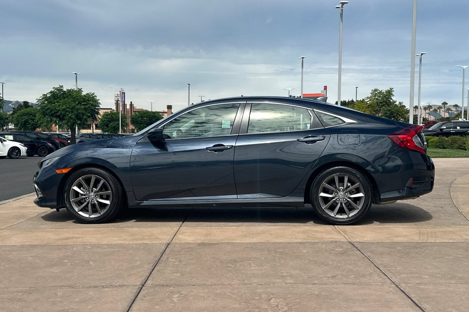 Used 2019 Honda Civic EX-L image 7