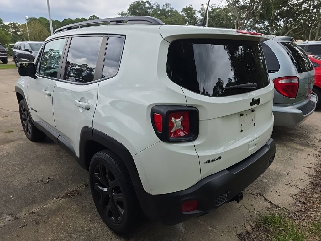 Certified 2023 Jeep Renegade Altitude AWD/4WD image 3