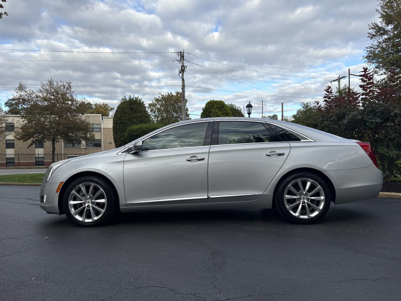 Used 2013 Cadillac XTS Luxury w/ Driver Awareness Package image 4