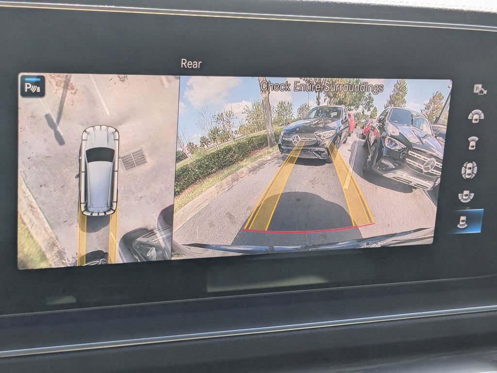 Used 2023 Mercedes-Benz GLS 450 4MATIC image 10