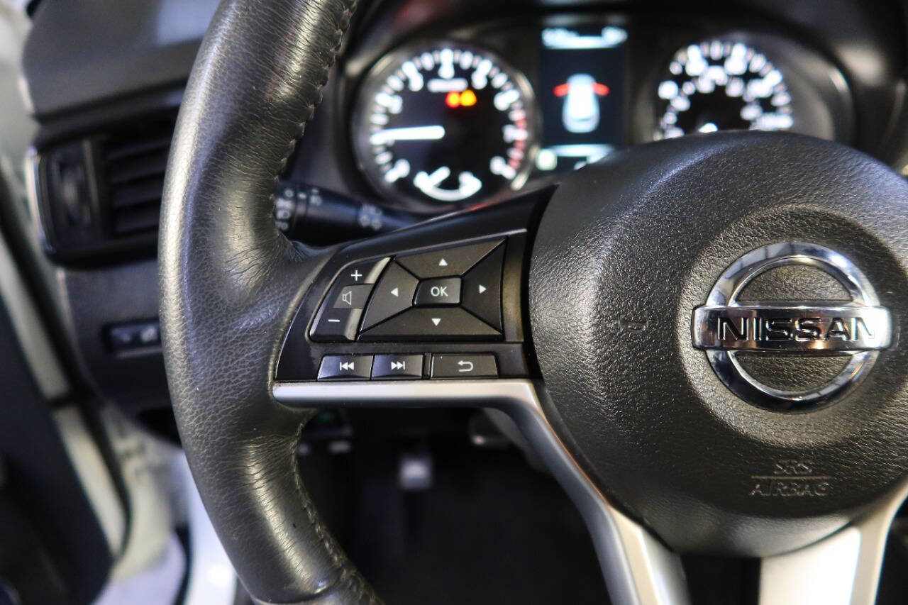 Used 2017 Nissan Rogue SL w/ SL Premium Package image 33