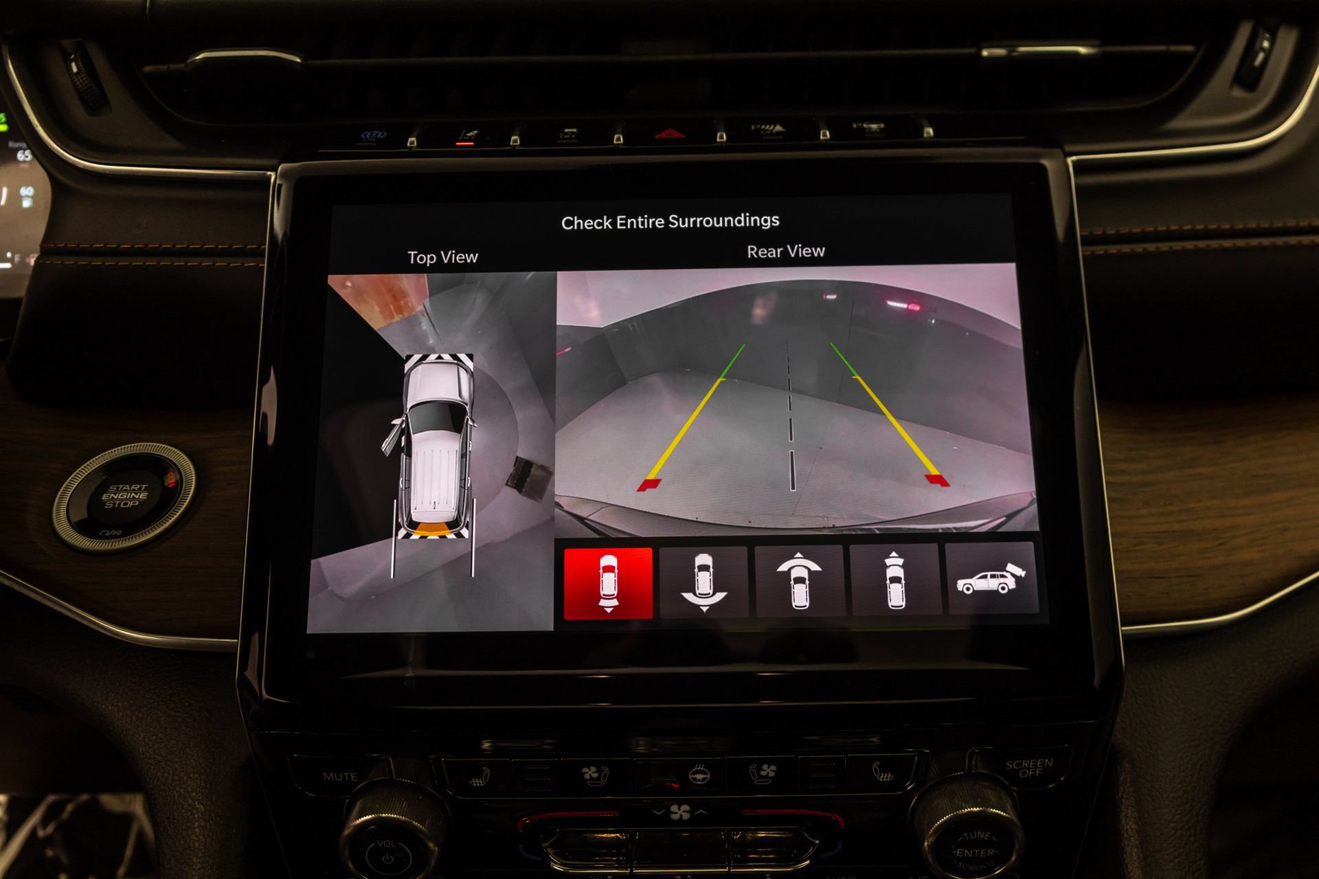 Used 2022 Jeep Grand Cherokee Summit AWD/4WD image 26