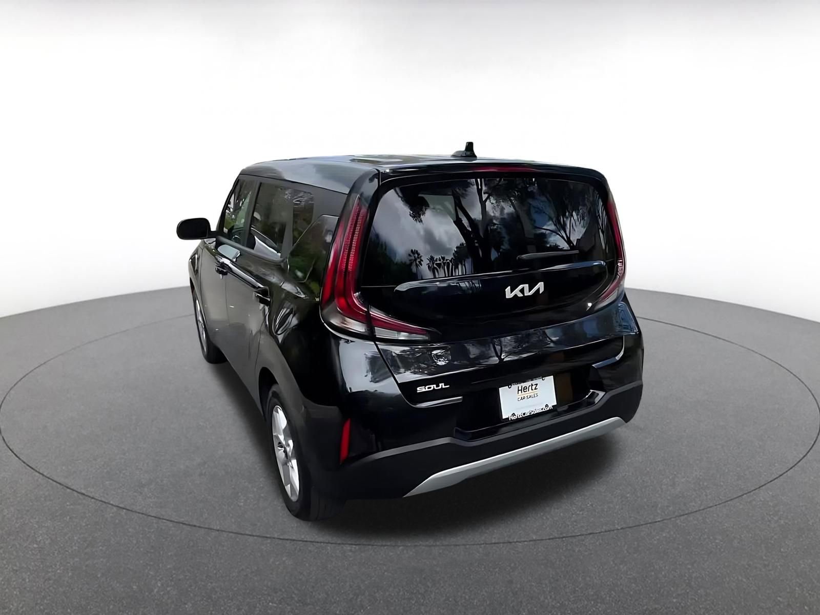Used 2025 Kia Soul LX w/ LX Technology Package image 11