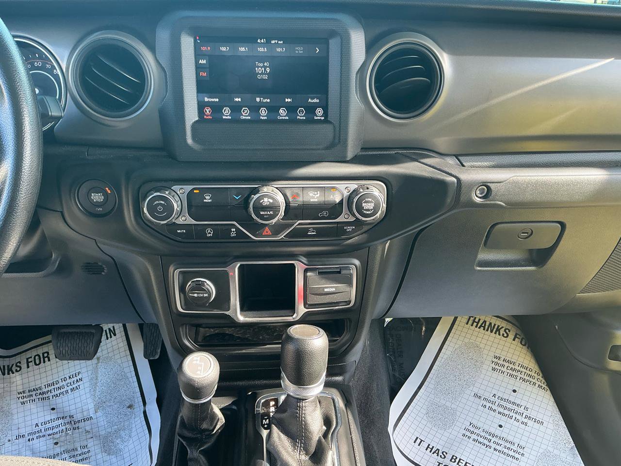 Used 2023 Jeep Gladiator Sport image 13