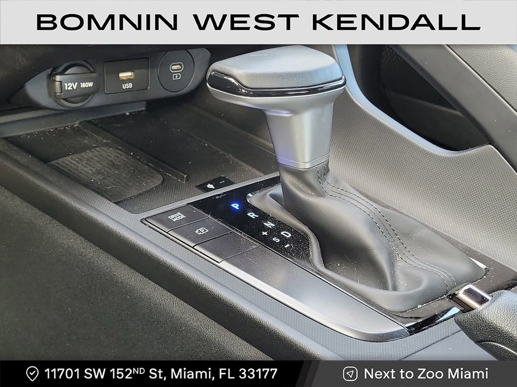 Used 2025 Hyundai Elantra Sport image 19