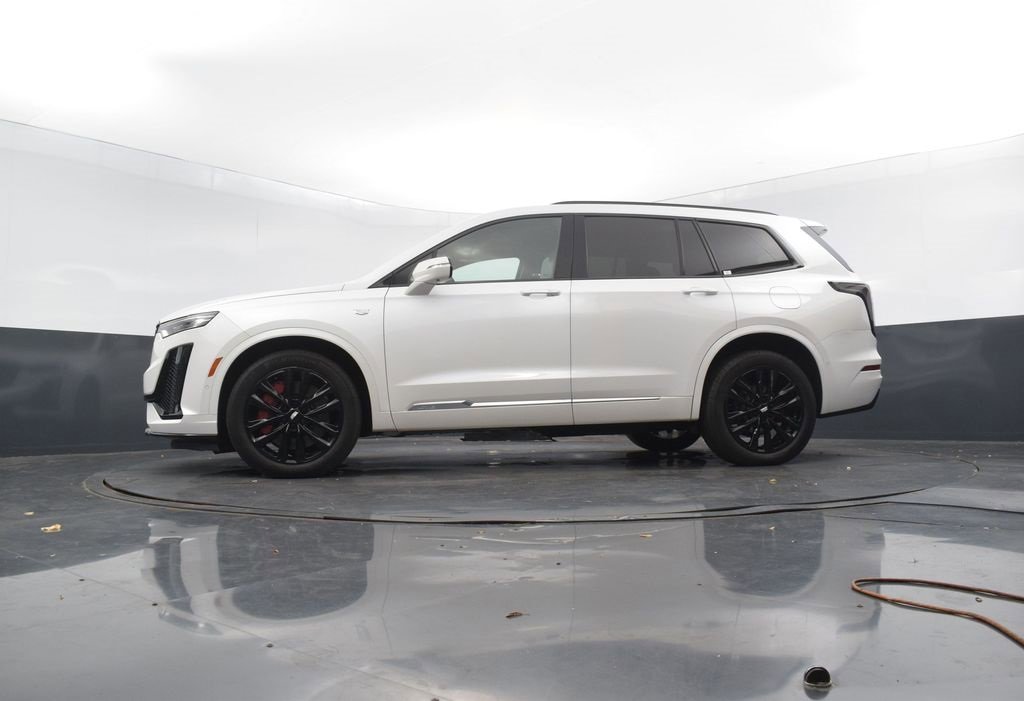 Used 2022 Cadillac XT6 Sport w/ Platinum Package image 48