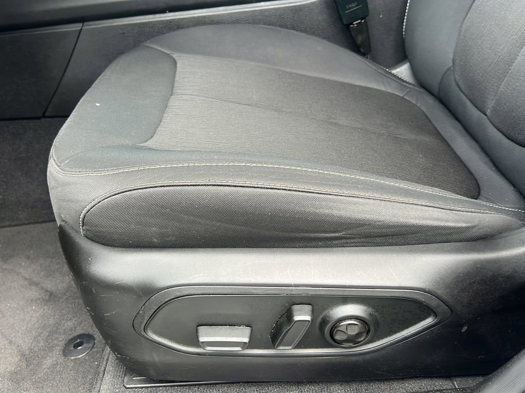 Used 2022 Jeep Grand Cherokee L Laredo w/ Luxury Tech Group I RWD image 16