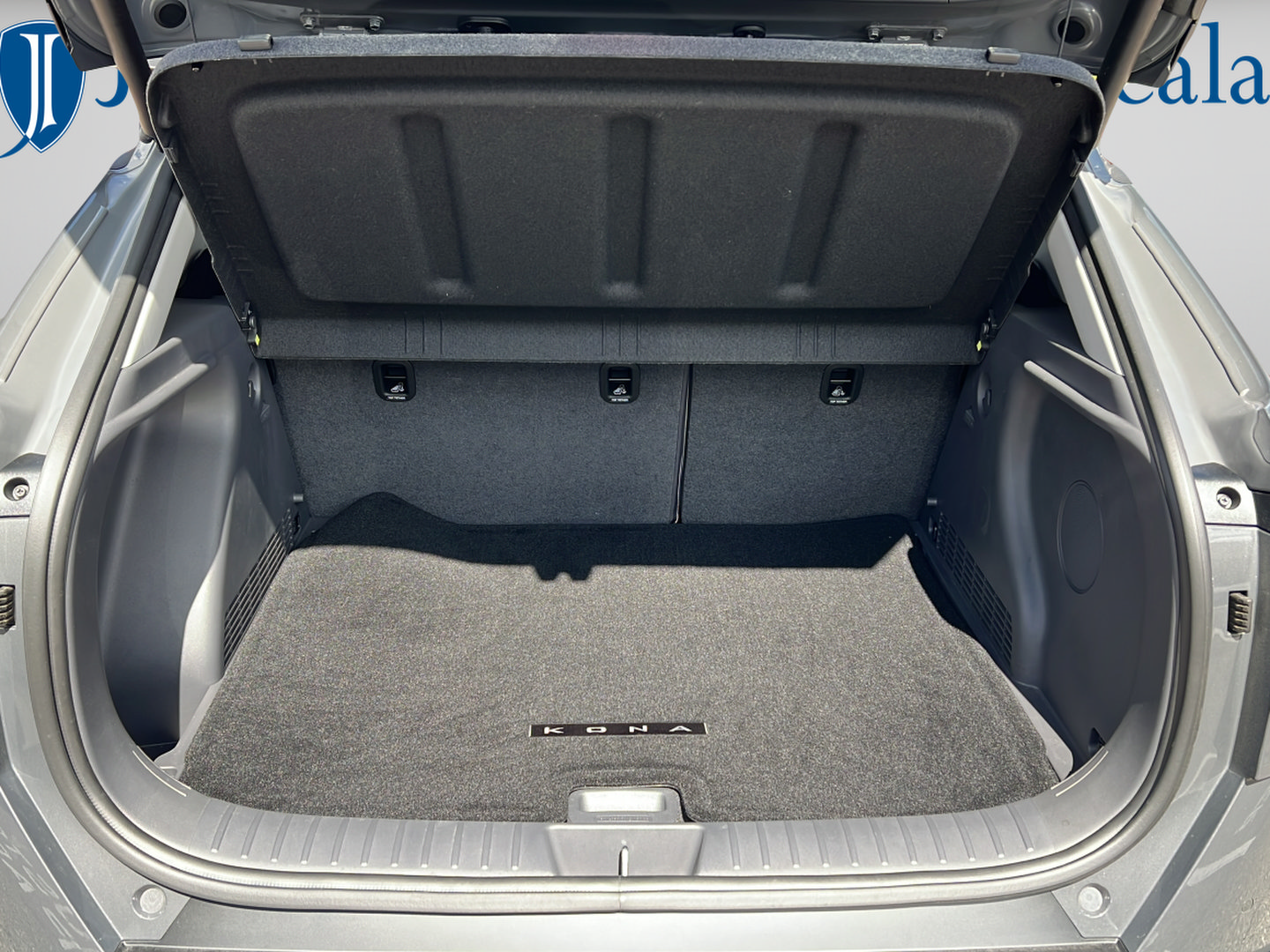 Certified 2025 Hyundai Kona Limited FWD image 9