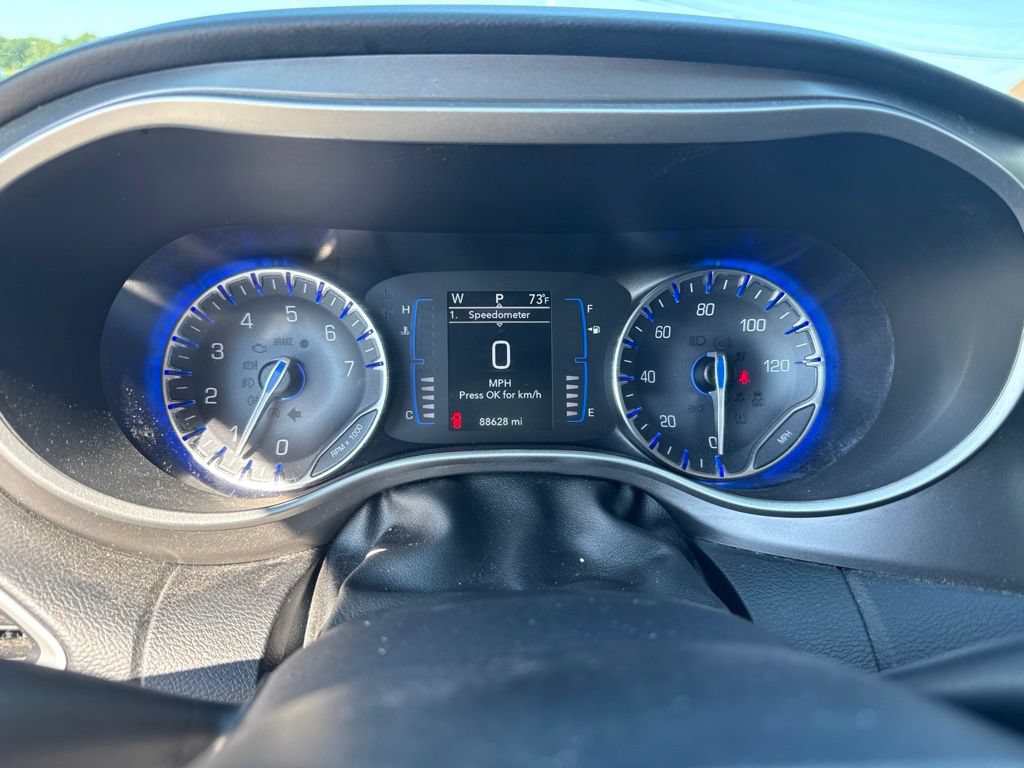 Used 2020 Chrysler Pacifica Touring-L FWD image 16