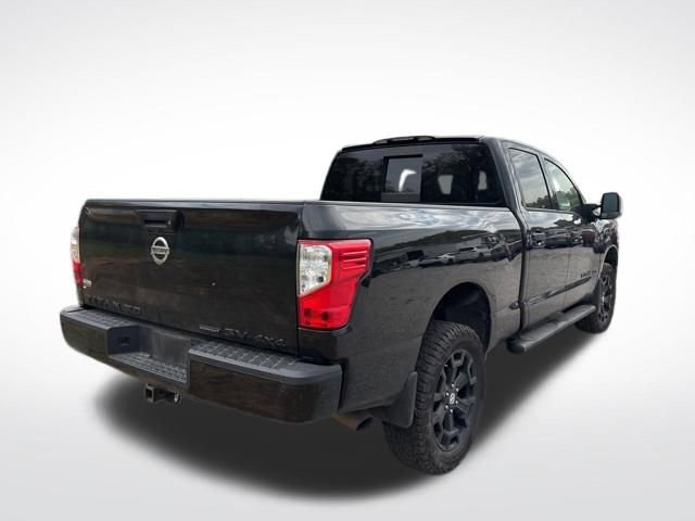 Used 2018 Nissan Titan SV w/ SV Convenience Package image 5