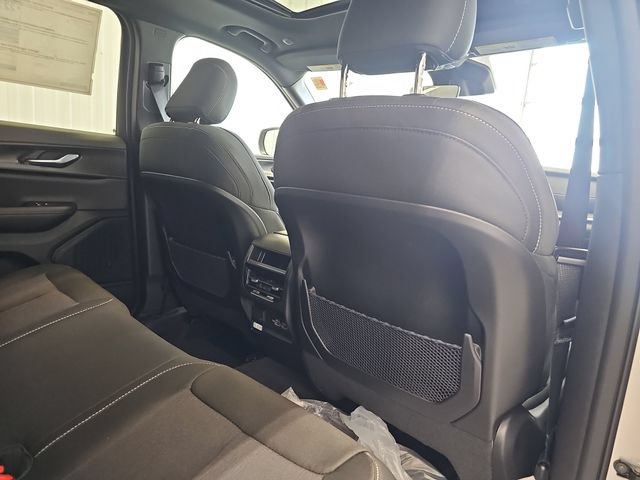New 2026 Jeep Grand Cherokee Laredo X AWD/4WD image 31