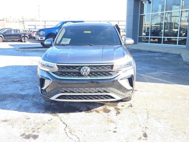 Used 2022 Volkswagen Taos SE image 4