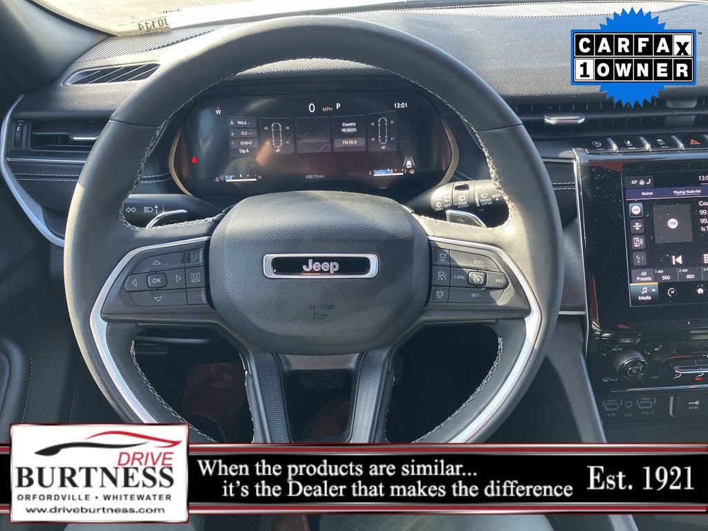 Used 2024 Jeep Grand Cherokee L Laredo image 7