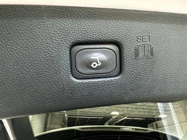 Used 2021 Ford Edge SEL w/ Convenience Package AWD/4WD image 12