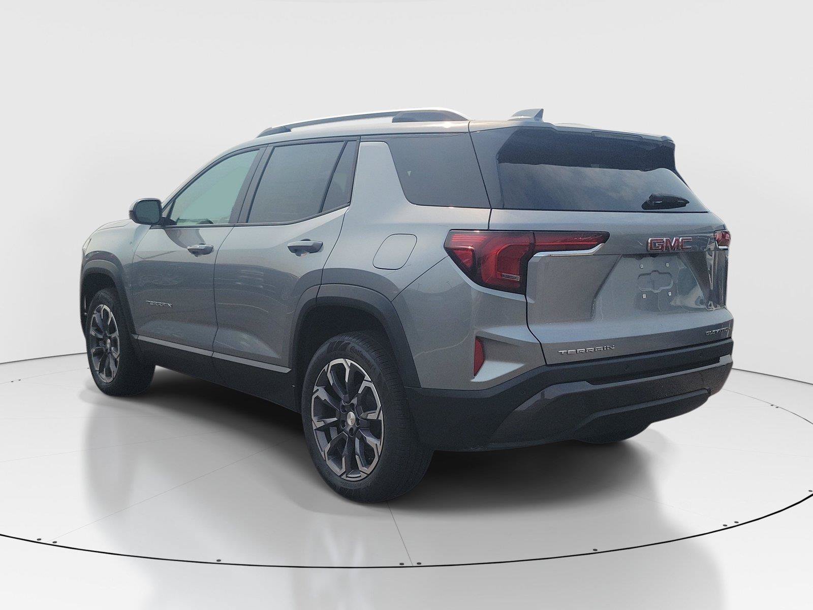 New 2027 GMC Terrain Elevation w/ Elevation Premium Package FWD image 3