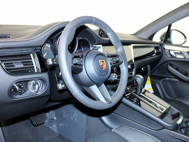 New 2026 Porsche Macan Turbo image 4