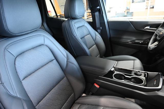 New 2026 Chevrolet Equinox LT w/ Convenience Package II FWD image 8