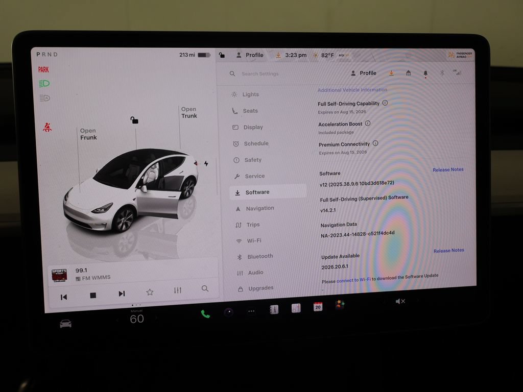 Used 2023 Tesla Model Y Long Range AWD/4WD image 44