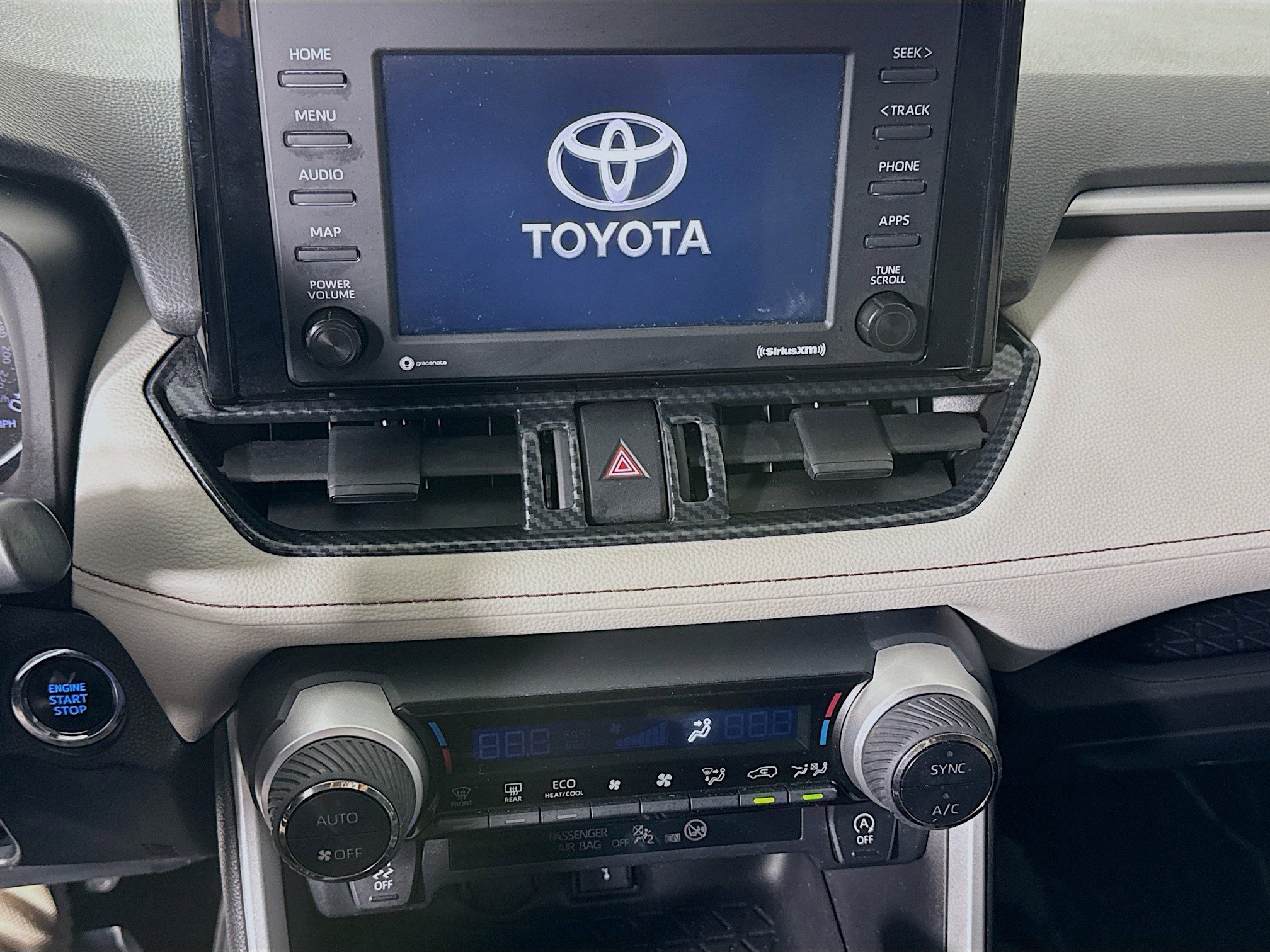 Used 2022 Toyota RAV4 XLE image 18