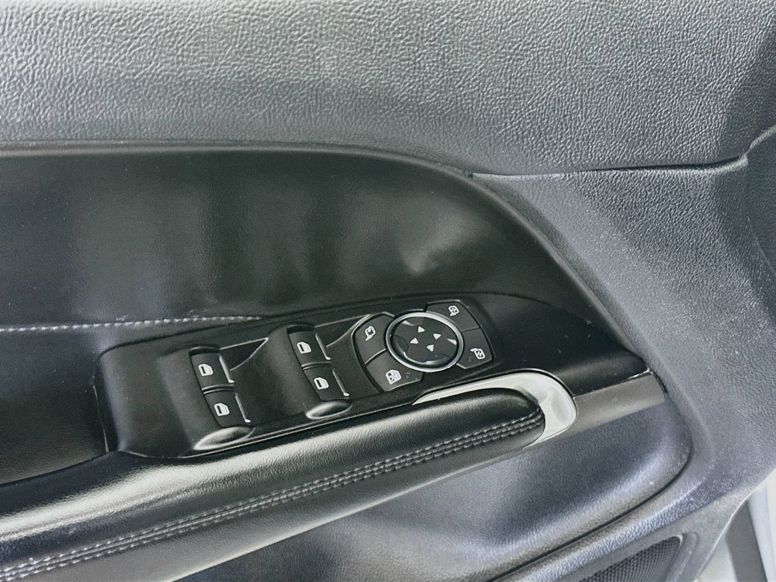 Used 2019 Lincoln MKC Reserve FWD image 18