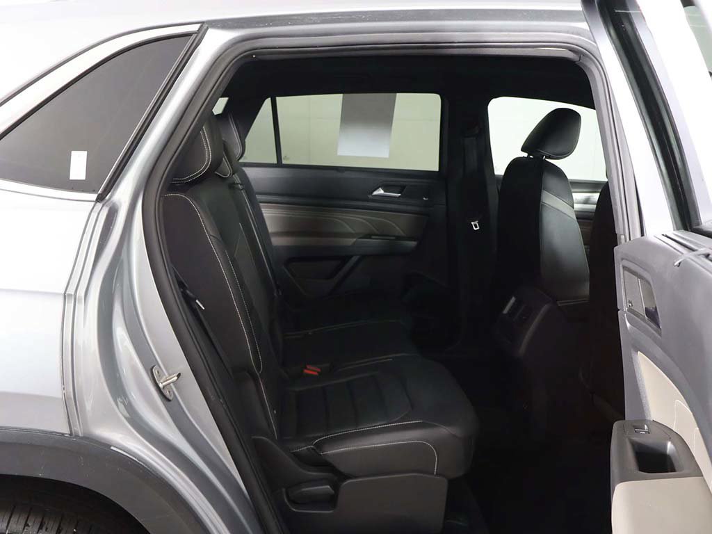 Used 2023 Volkswagen Atlas Cross Sport SEL Premium R-Line AWD/4WD image 35