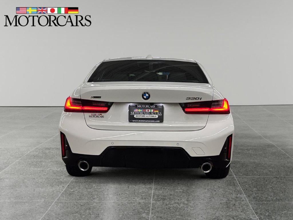 Used 2026 BMW 330i xDrive Sedan w/ M Sport Package AWD/4WD image 4