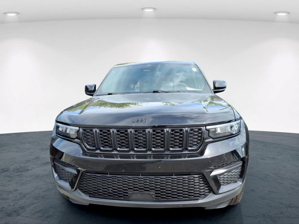 Certified 2024 Jeep Grand Cherokee Altitude AWD/4WD image 7