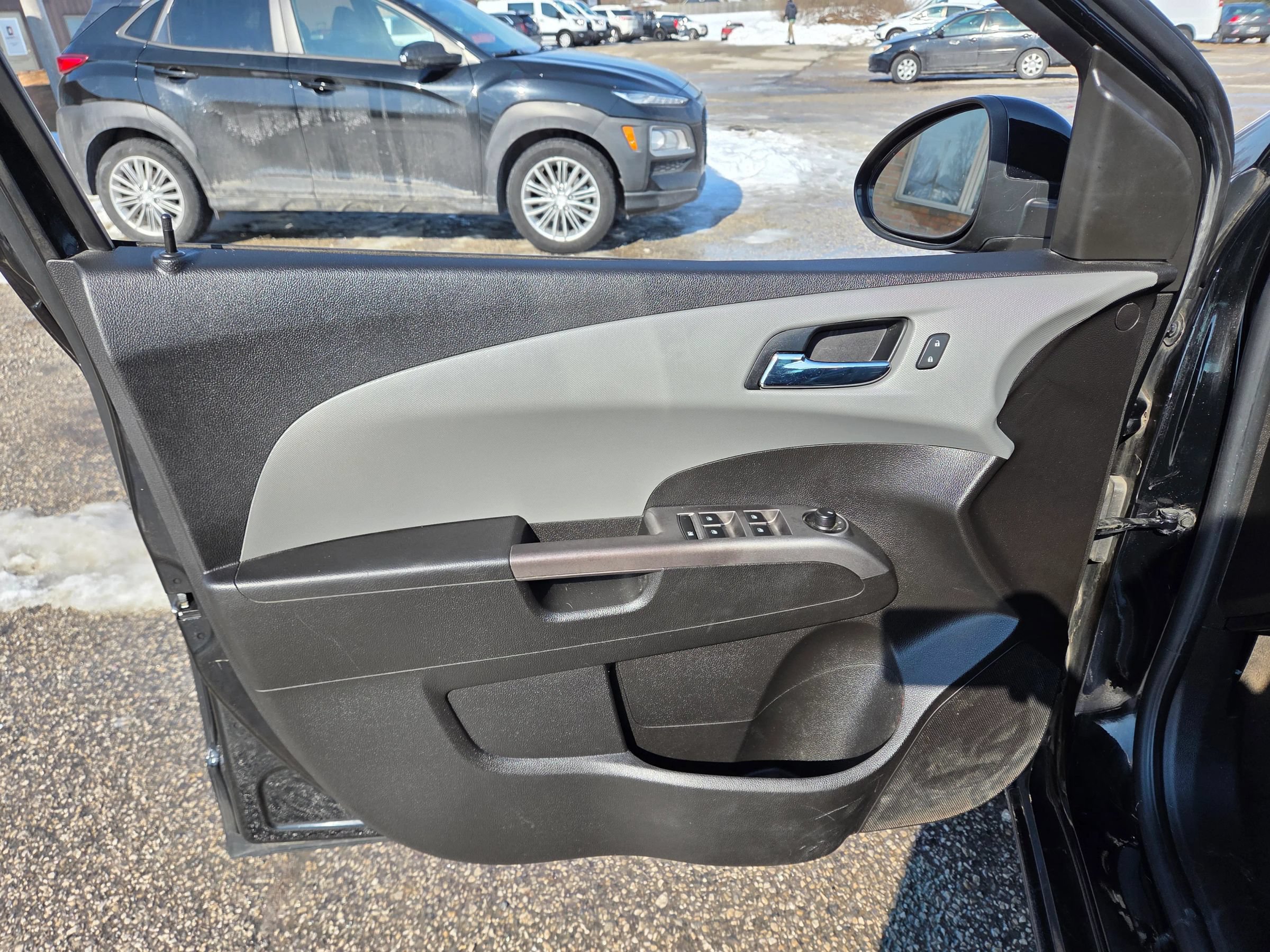 Used 2019 Chevrolet Sonic Premier FWD image 12