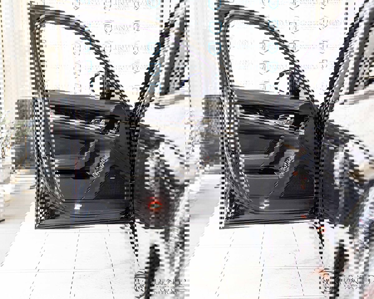 Used 2015 Porsche Panamera 4 image 32