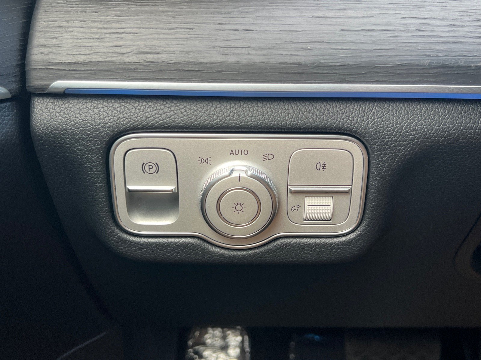 Certified 2025 Mercedes-Benz GLE 350 4MATIC image 27