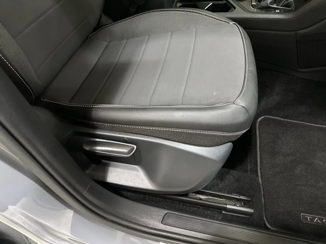 Certified 2022 Volkswagen Taos SE image 37