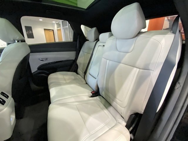 New 2025 Hyundai Tucson Limited image 32