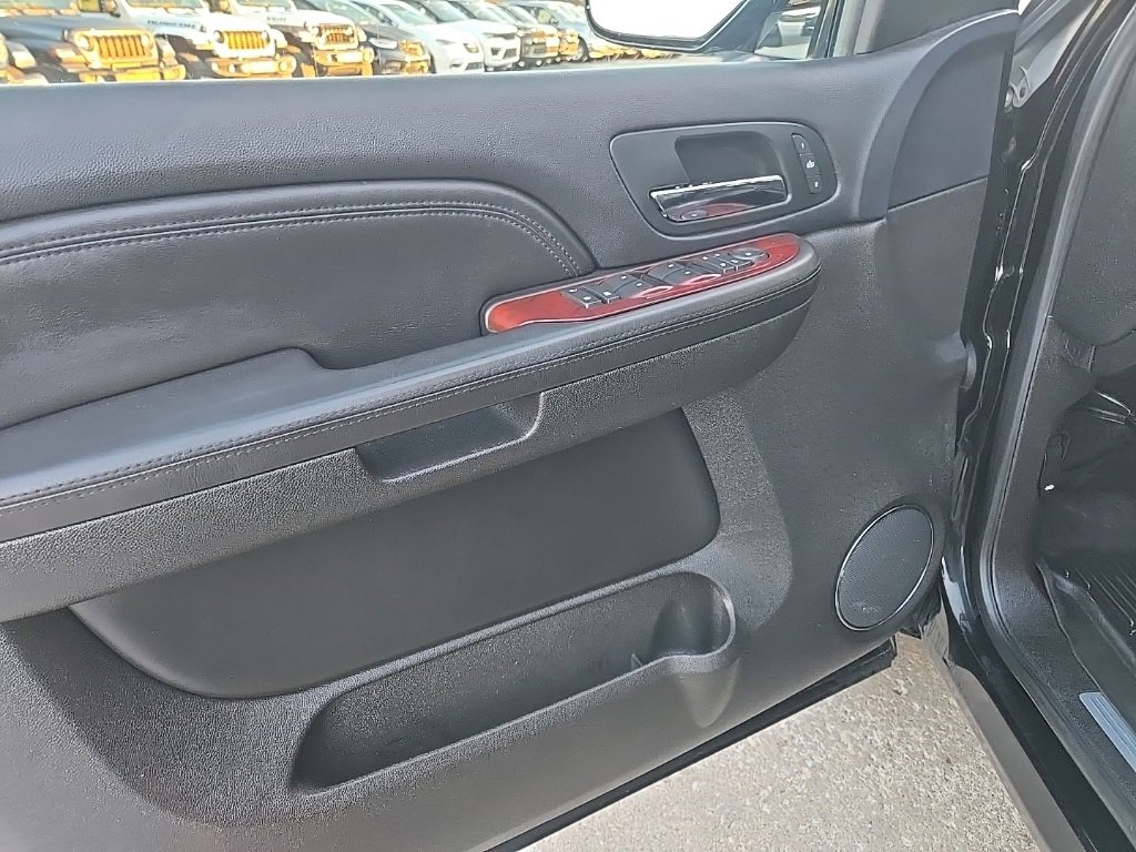 Used 2007 Cadillac Escalade EXT w/ Information Package image 39