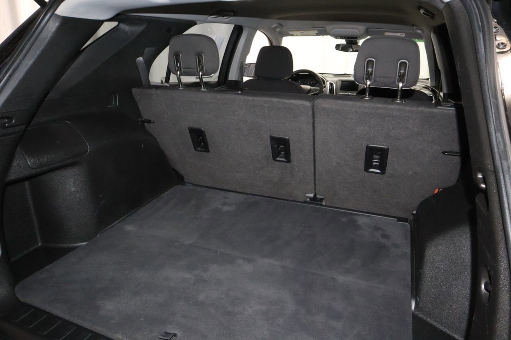 Used 2020 Chevrolet Equinox LS image 16
