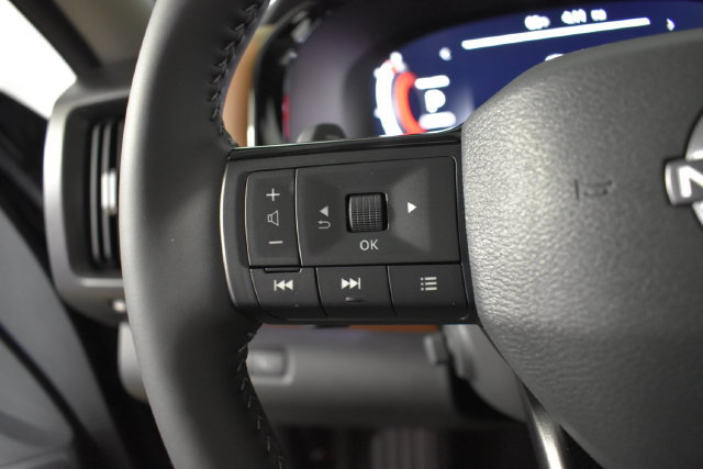 New 2026 Nissan Pathfinder Platinum AWD/4WD image 16