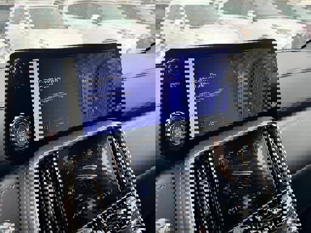 Used 2024 Lexus LX 600 F Sport image 23