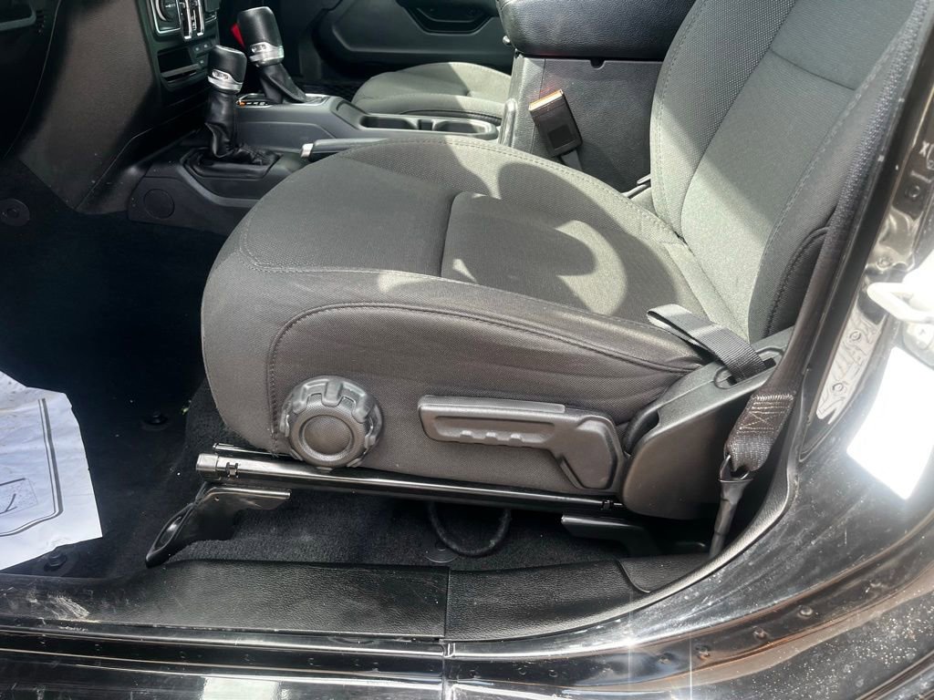 Used 2024 Jeep Wrangler Unlimited Rubicon 4xe image 26