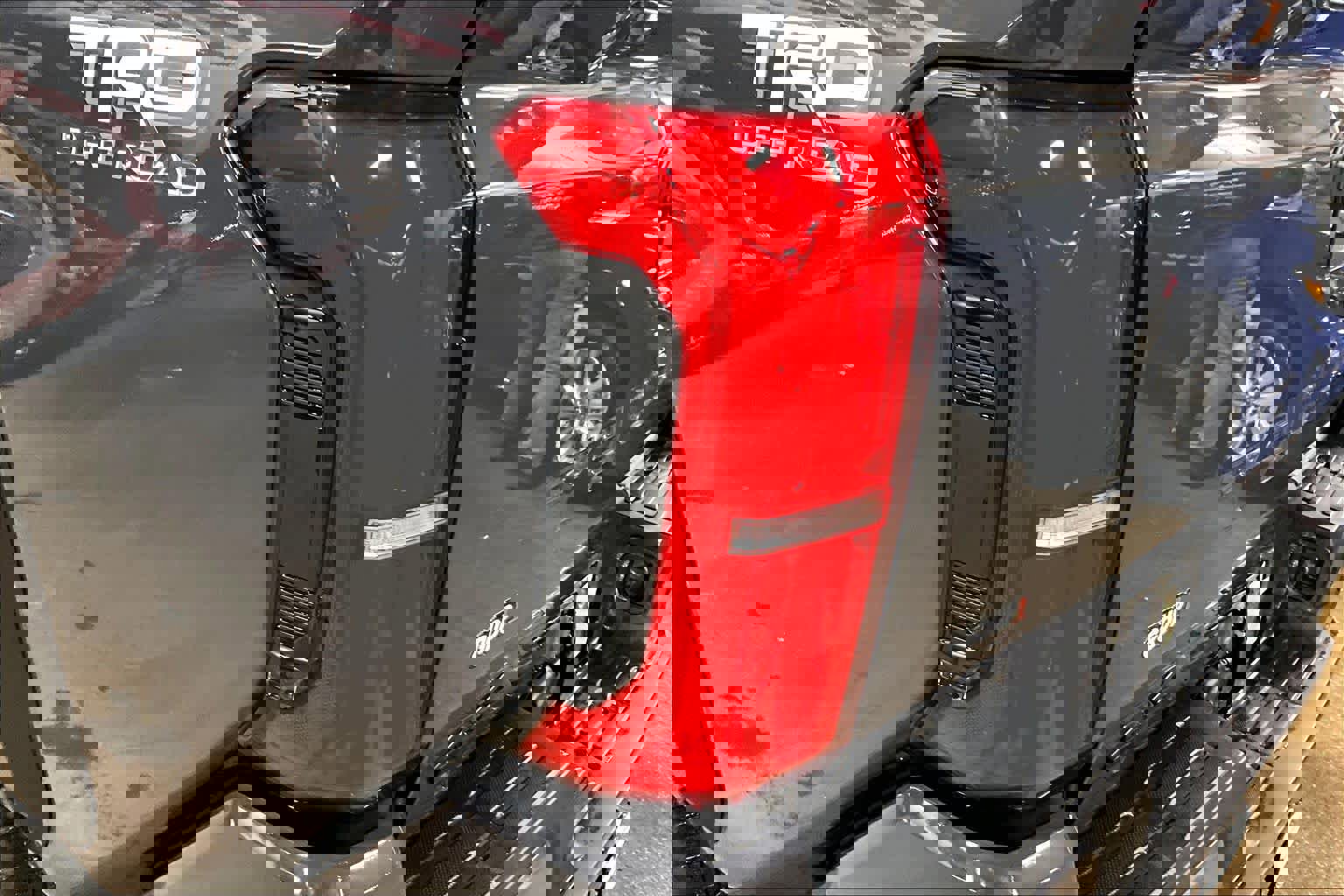 Certified 2025 Toyota Tacoma TRD Off-Road image 26